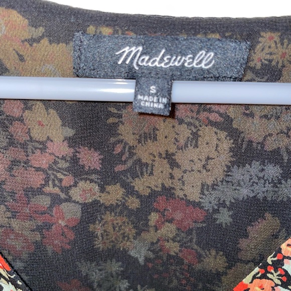 Madewell, floral wrap shirt, size small, never worn - Picture 3 of 3